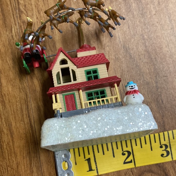 Enesco Holiday Vintage Enesco Up On The Housetop Christmas Ornament